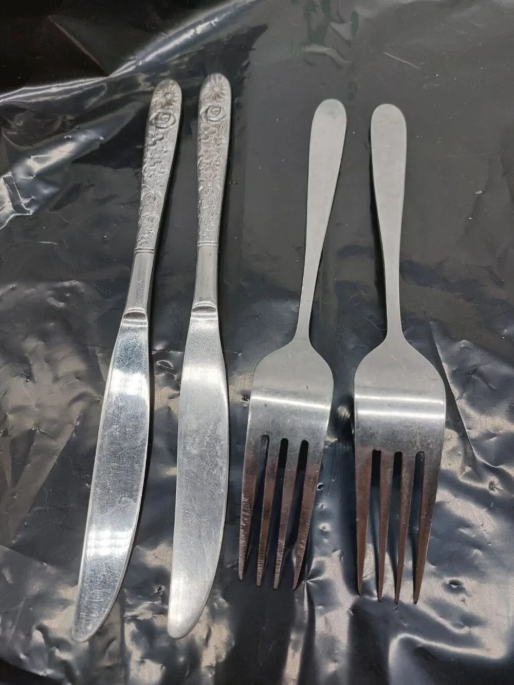 Stanley Roberts SRB-180 2 Dinner Forks 7 1/2